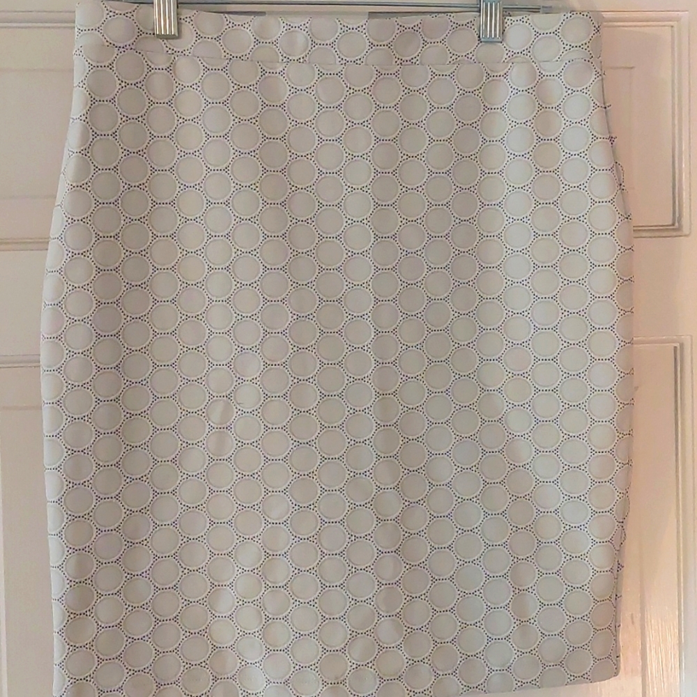Leota Cream Circle Pattern Pencil Skirt, Petite Medium